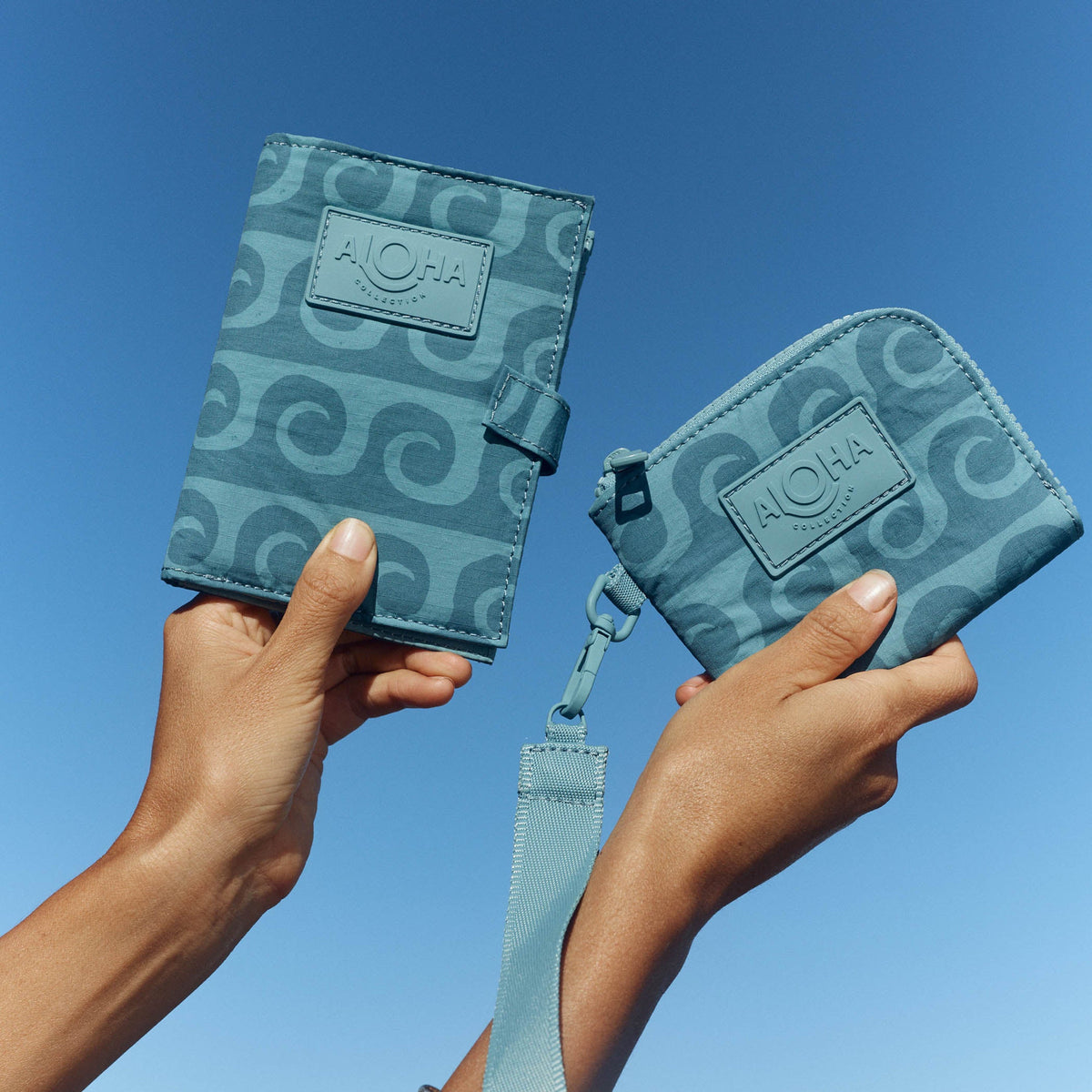 Go-To Wristlet | Party Wave