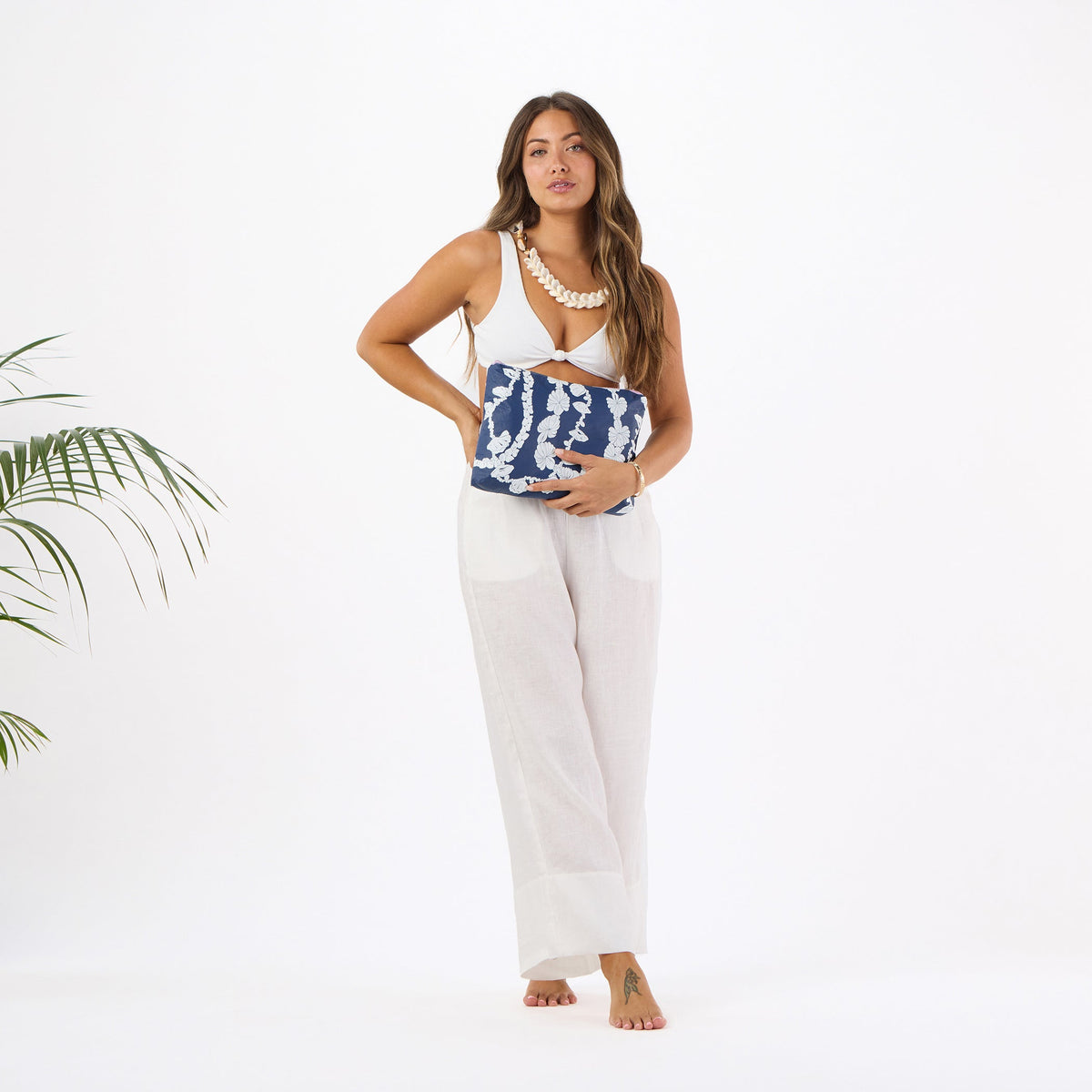 Mid Pouch | Shell Lei