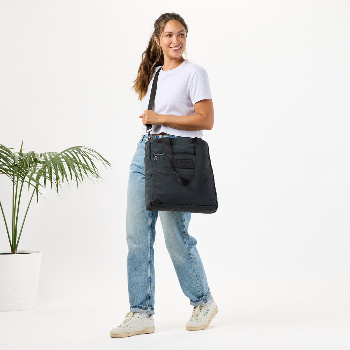 Keep It Light Daily Tote | Monochrome