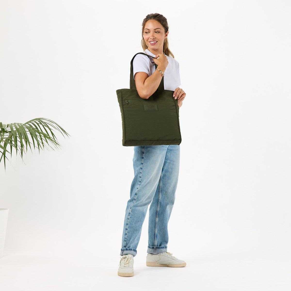 Keep It Light Daily Tote | Monochrome