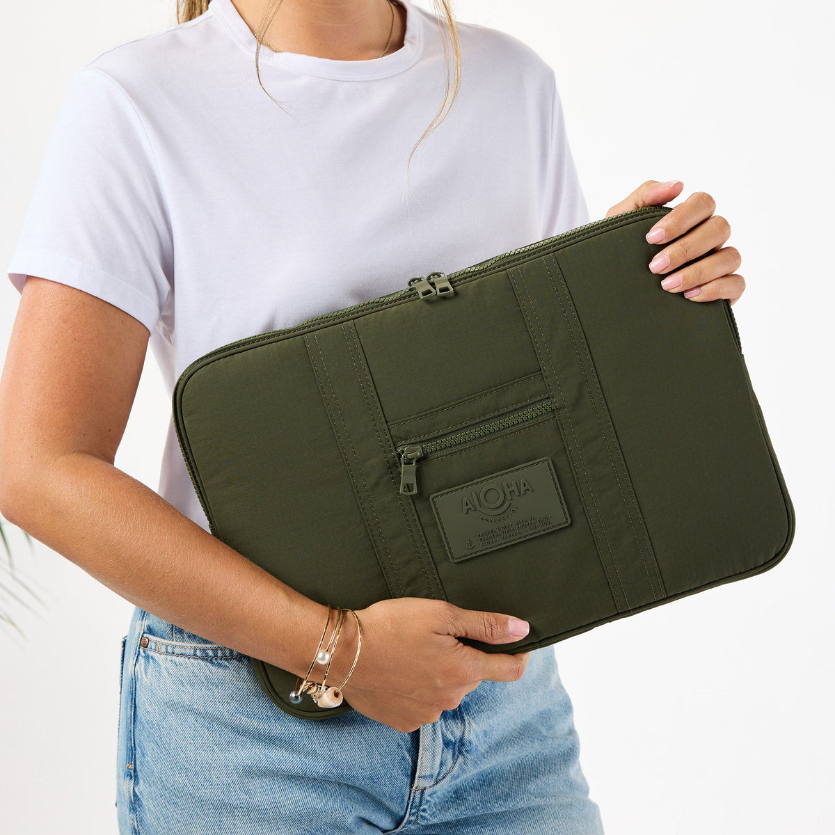 Keep It Light Laptop Case | Monochrome